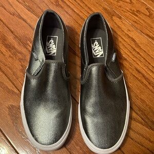 VANS 9.5 M sneakers slip on silver pewter gray pebbled leather uppers loafers
